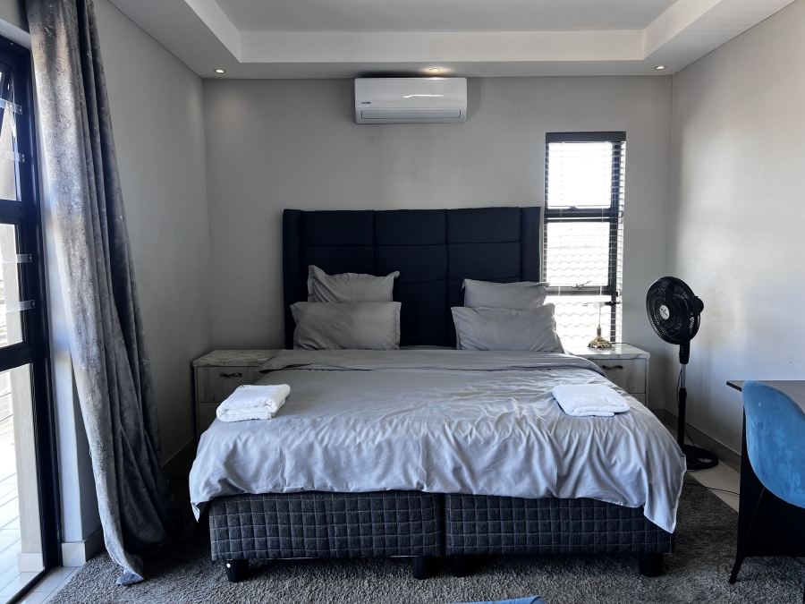 To Let 5 Bedroom Property for Rent in Parklands North Western Cape